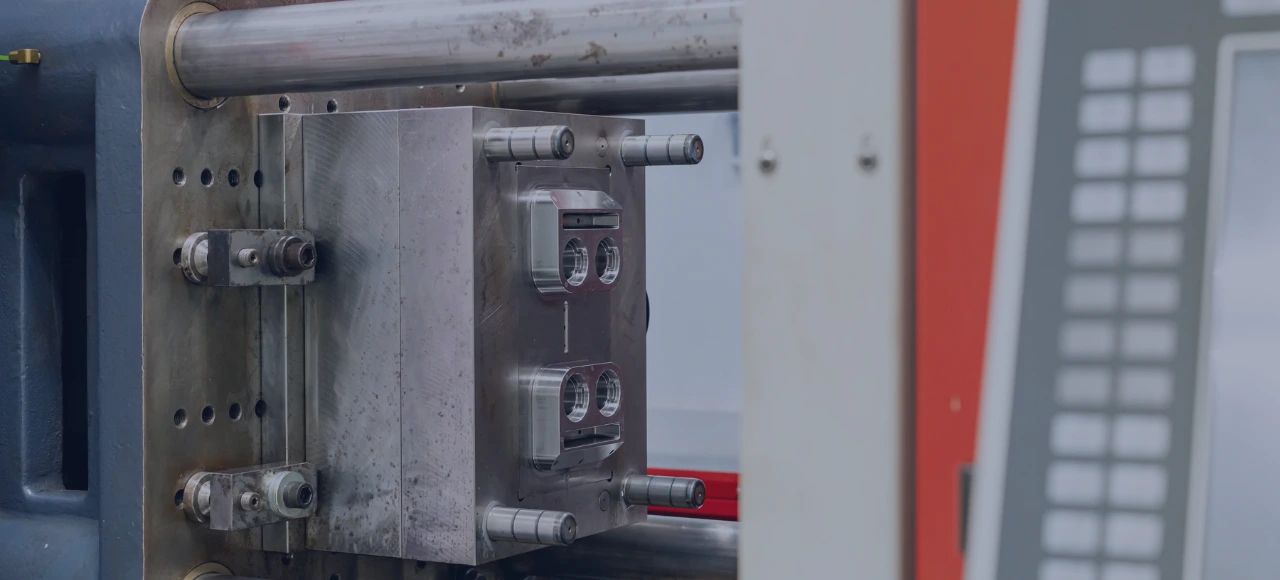Injection Molding machine for mass production